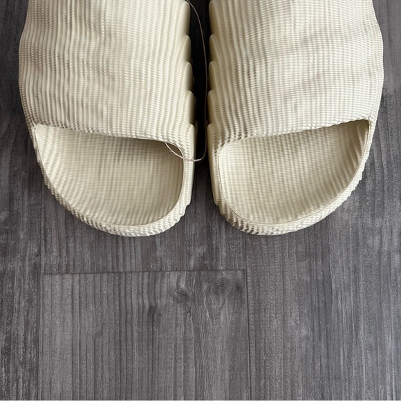Adilette 22 Slides St Desert Sand / Tan Cream - Picture 4 of 16